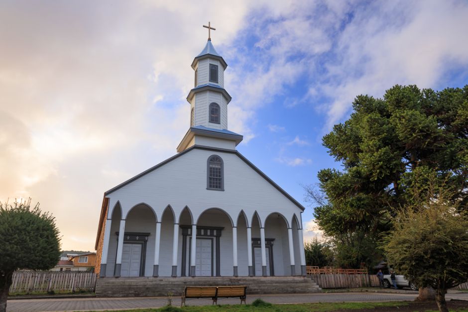 Chiloe, informacion de iglesias, atractivos y hoteles