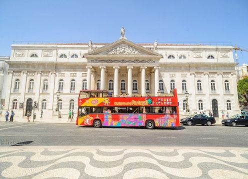 Recorrido en autobús turístico con paradas libres por la ciudad de Lisboa. Lisboa, PORTUGAL