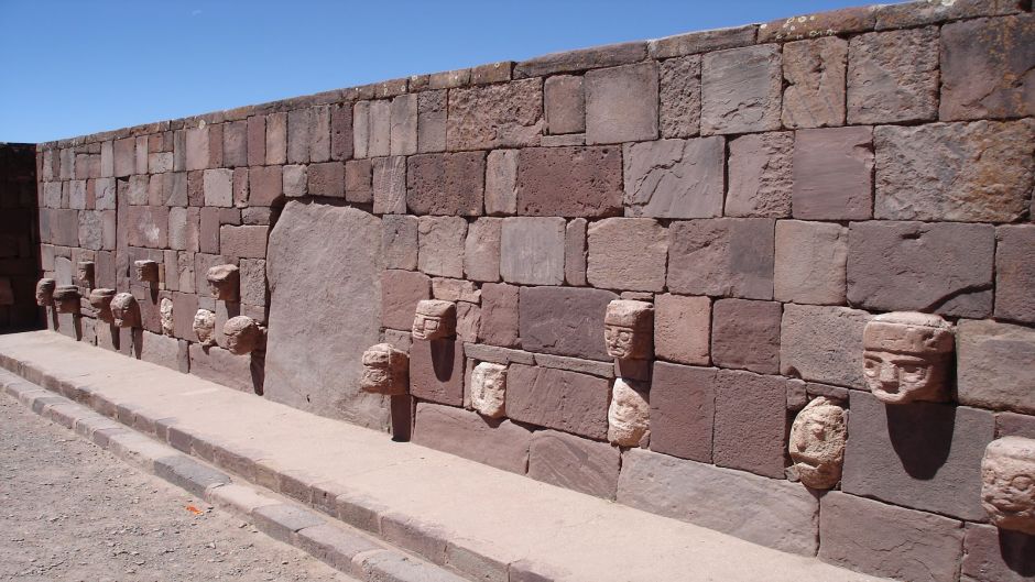Ilustrar Príncipe Rudyard Kipling Ruinas de Tiwanaku y Puma Punku , La Paz - BOLIVIA